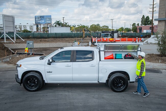 LEER DCC Commercial Truck Cap