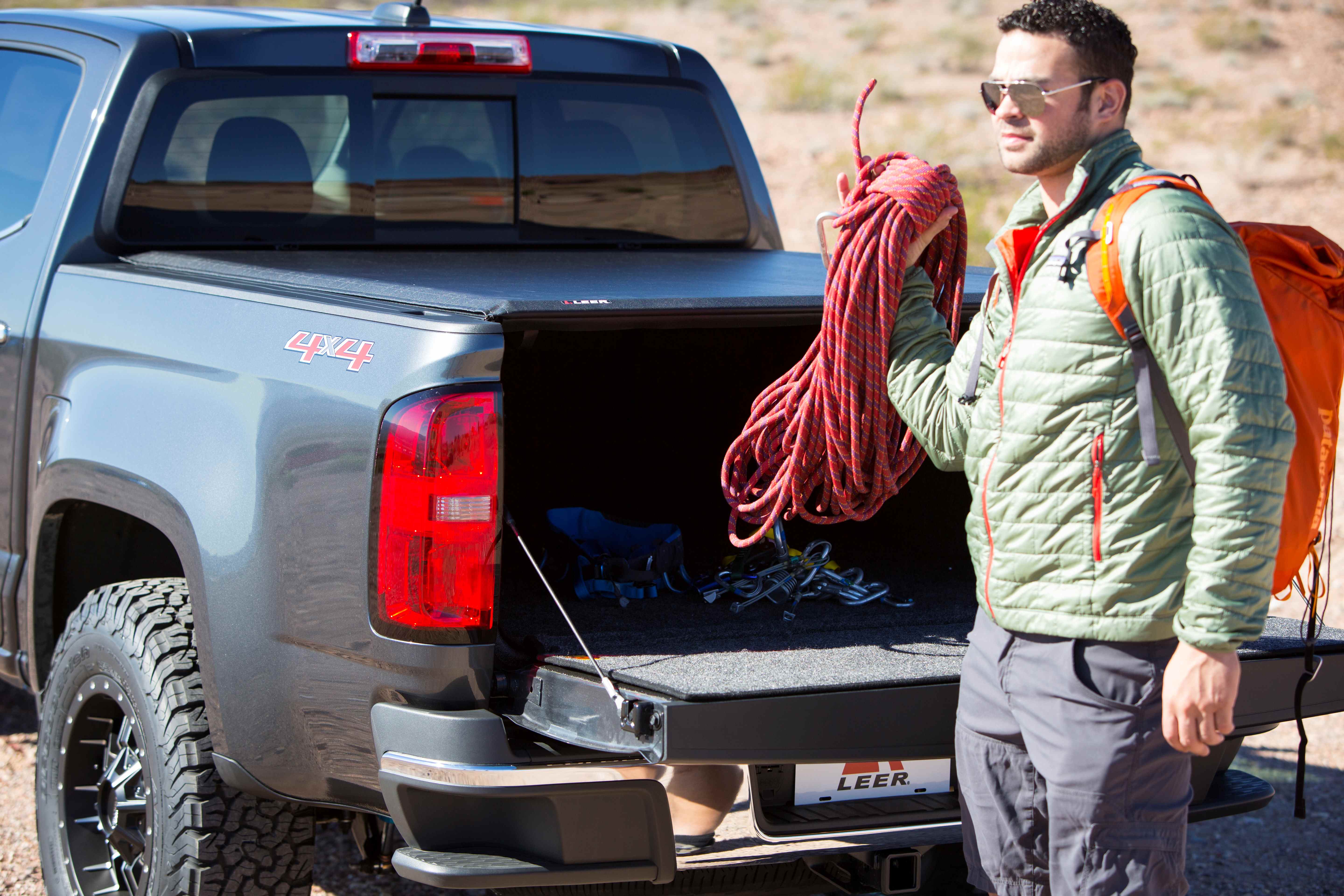 LEER SR250 Rolling Tonneau Cover